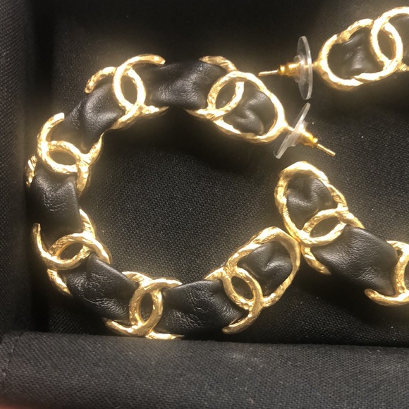 Chanel hoops - Picture 8 of 11